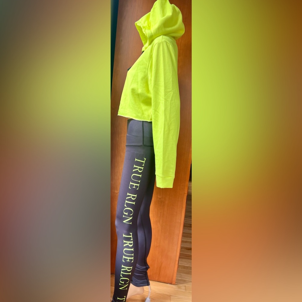 2Pc TRUE RELIGION Neon Crop Hoodie (XL,fits a S) & Logo Black Leggings Sz XS - Picture 3 of 11